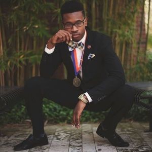 Meet your Posher, Winston